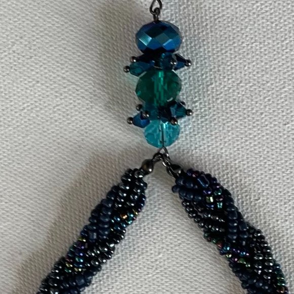 AB small beads blue purple and green peacock colors braided a AB crystal pendant - Picture 6 of 7